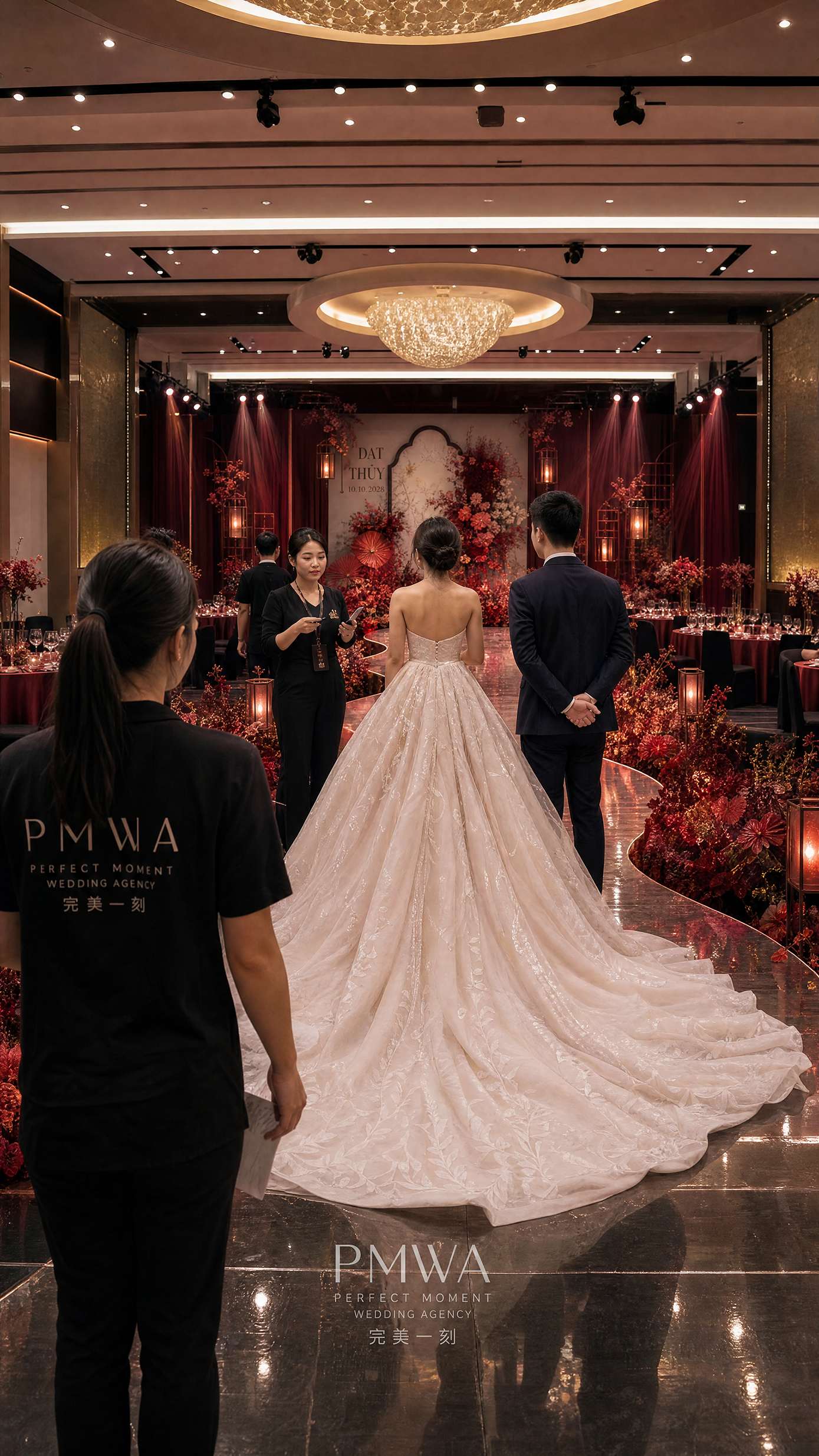 新中式婚礼布置 婚礼策划 室内婚礼布置 红色婚礼 红色婚礼花艺 灯光 宴会厅婚礼 新中式 2